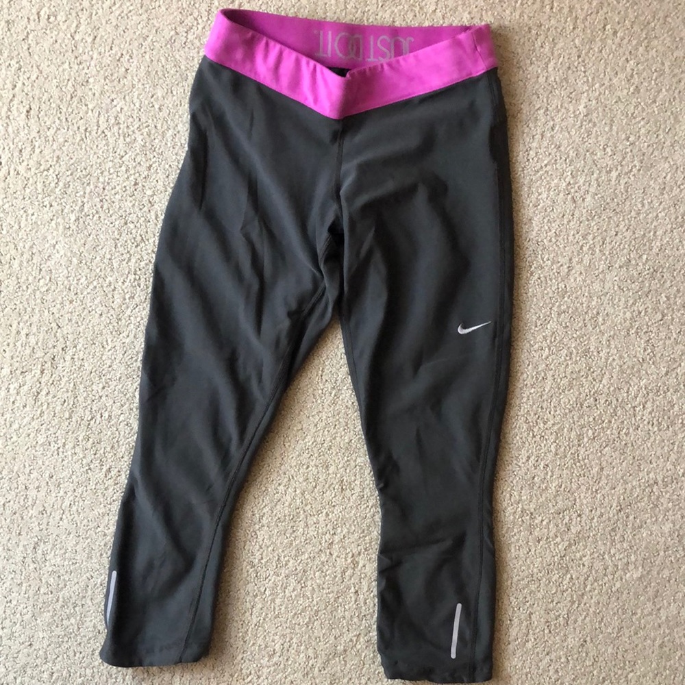 Nike Dri-Fit gray cropped leggings